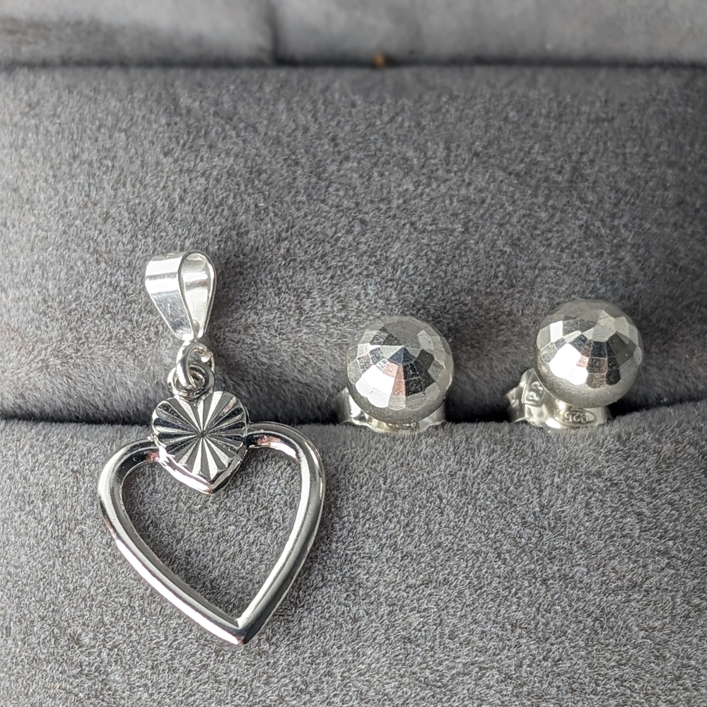 925 Sterling Silver Heart Pendant and Stud Earrings Set New